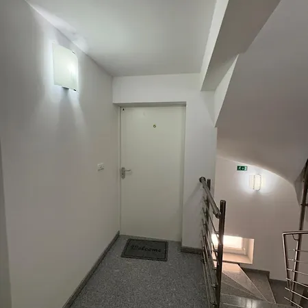 Apartment Apartma 6 *
